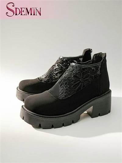 Sepatu Bot Renda Jala